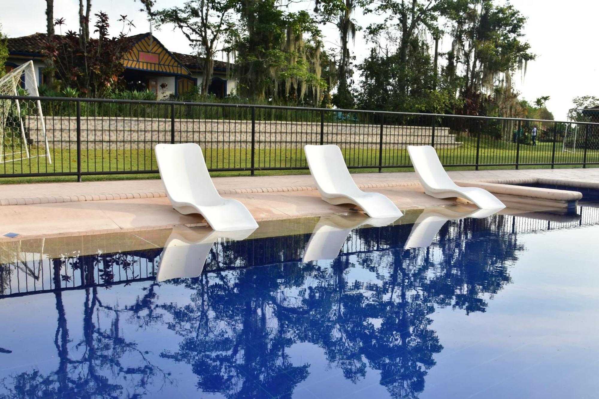 Finca Hotel Los Girasoles Монтенегро Екстериор снимка