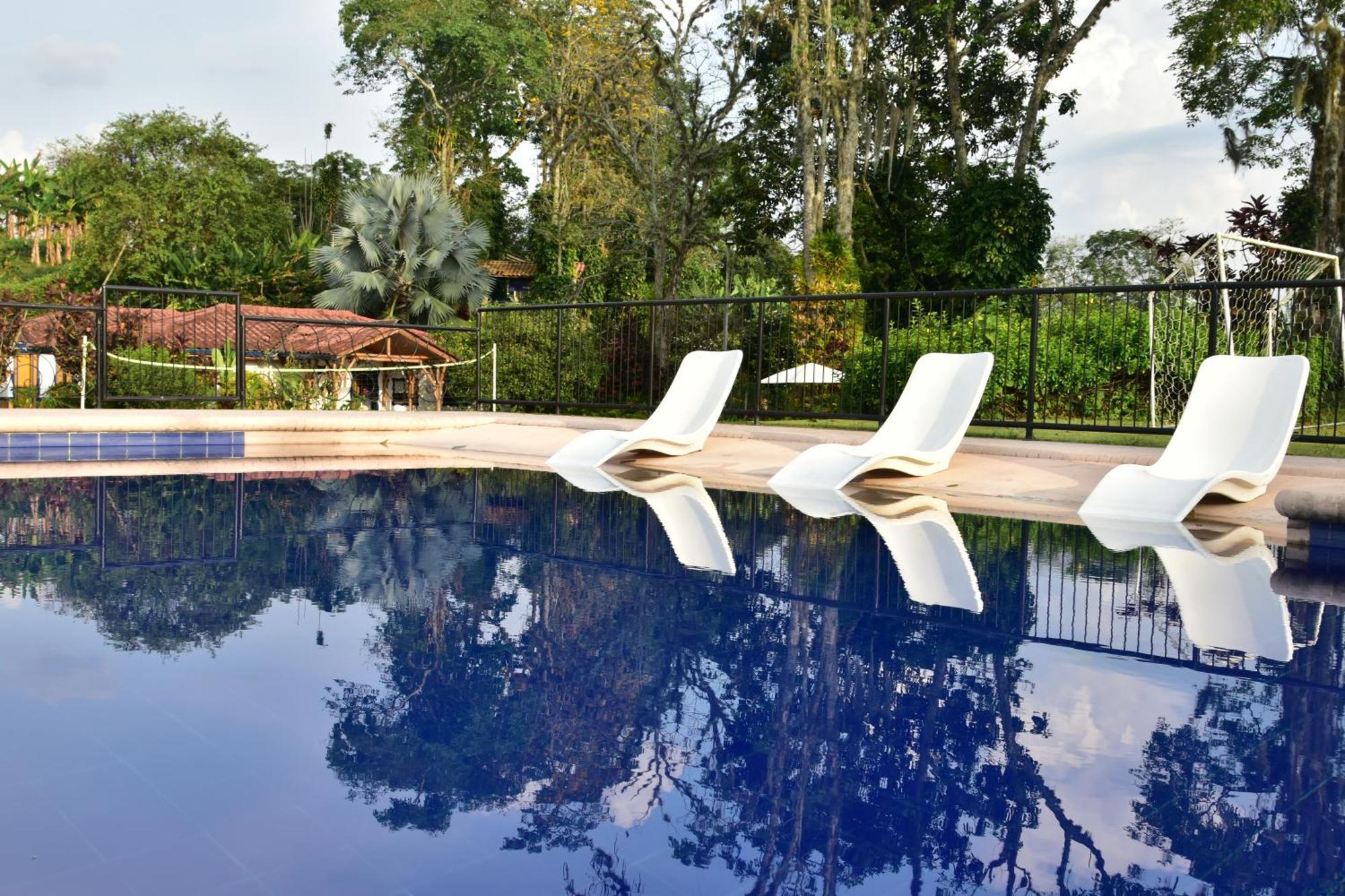 Finca Hotel Los Girasoles Монтенегро Екстериор снимка